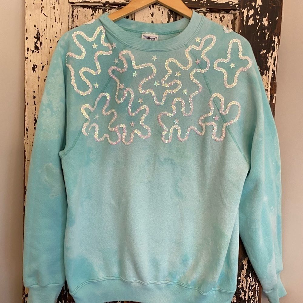EUC  Vintage handmade sequined winter sweatshirt. L.